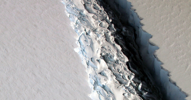 Nearly twice the broadband of Hanoi is about to drift away from Antarctica