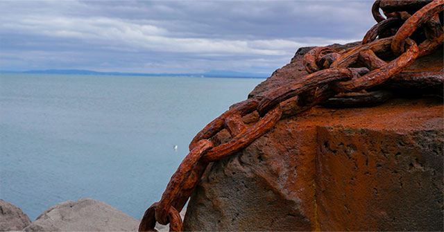 New energy solution: Rust clay reacts with salt water to generate electricity