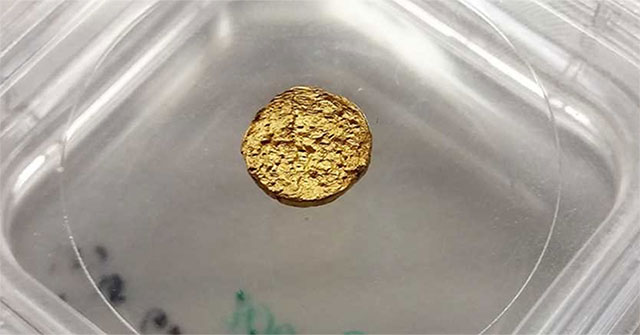 New ultra-lightweight 18K gold made from ordinary plastic