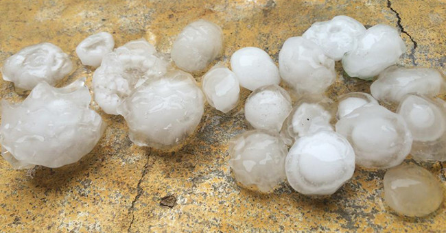 Nghe An: Again hail appeared in Ky Son mountainous district