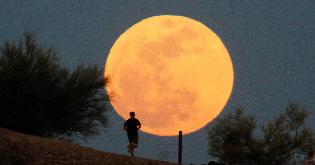 Nice location for Vietnamese people to watch the super moon this century