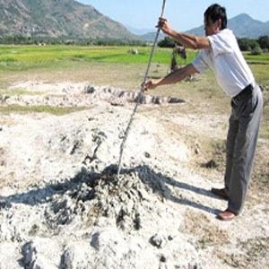 Ninh Thuận: Mud erupts not related to earthquakes