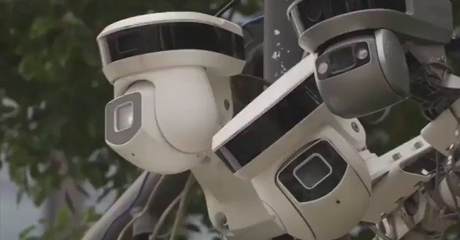 Only 7 minutes is the 170 million Chinese surveillance camera system found BBC reporter