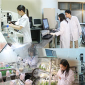 Open the lab door for students to visit