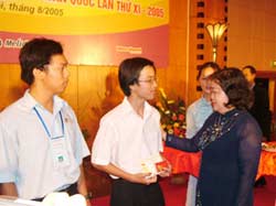Opening the Hanoi amateur youth informatics contest
