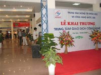 Opening the technology trading center in Hanoi