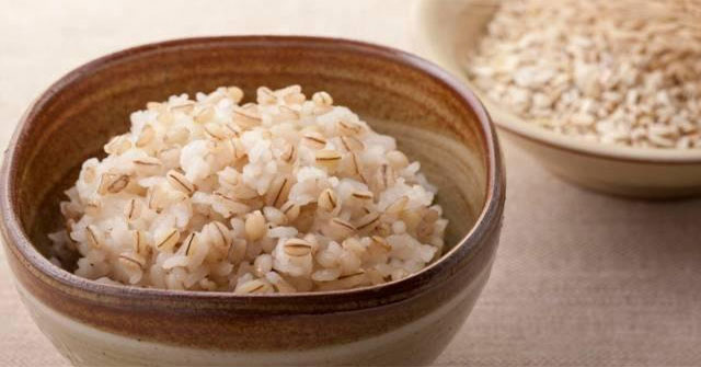 Or sleeping after 11 pm, eating these 7 foods protects the liver better than hundreds of supplements