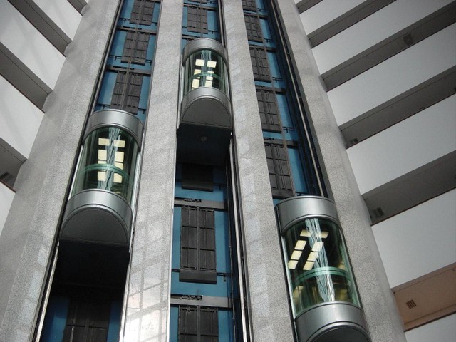 Paternoster - The most dangerous elevator in the world