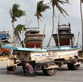 Philippines: Evacuated how many people still die?