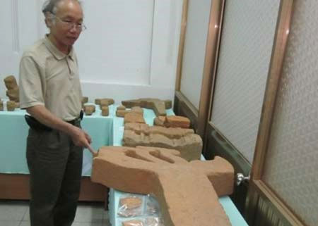 Phong Le artifacts are more than 1,000 years old