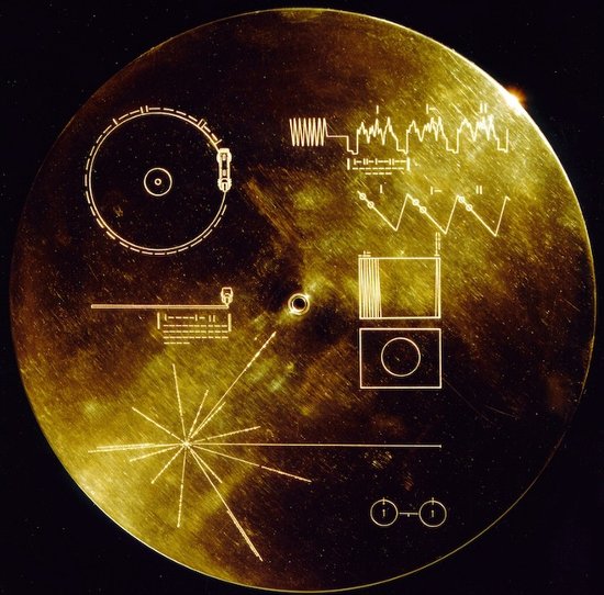Photos in the gold disc of spacecraft sending aliens
