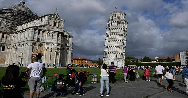 Pisa leaning tower is gradually straightening