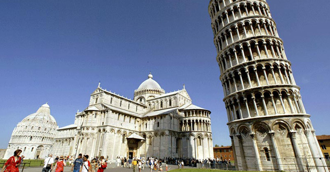 Pisa leaning tower of Campo dei Miracoli