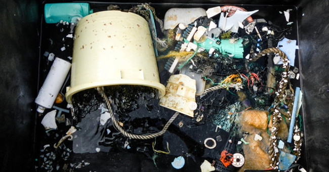 Plastic landfill on the sea is as large as 3 European countries