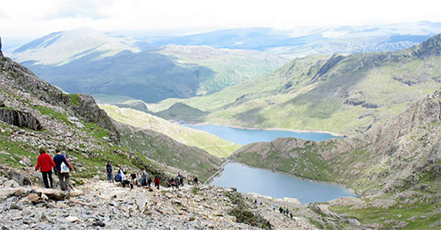 Plastic pollution on the highest mountain in Wales