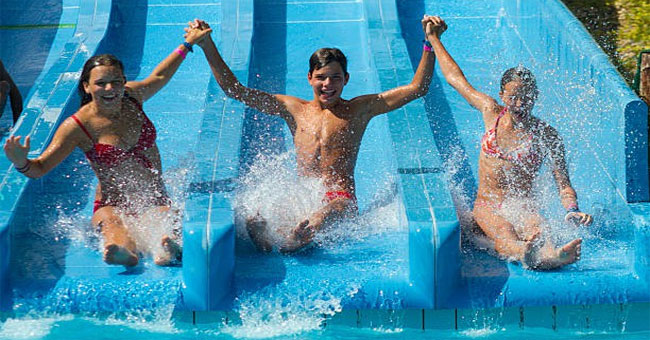 Playing water slide to see ... pain in the buttocks: maybe you have been injured in the part that nobody expected