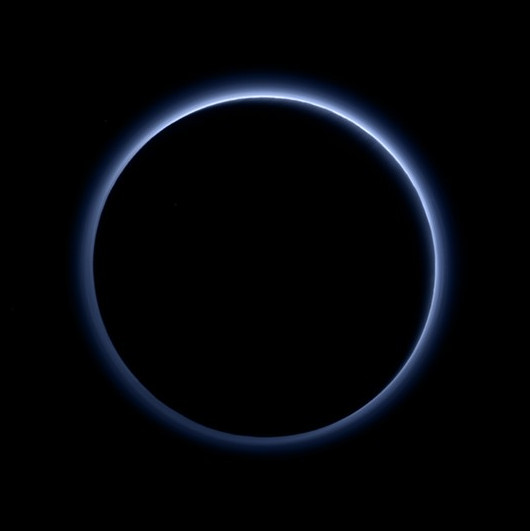 Pluto has 'blue sky' and ice water