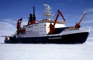 Polarstern icebreaker explores the seafloor not yet on the map