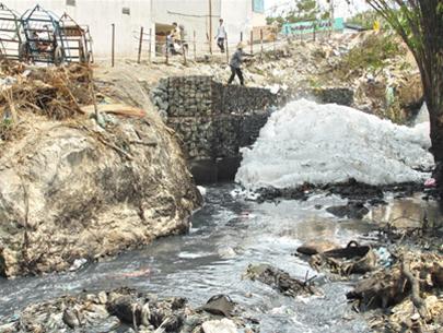 Pollution in Ba Bo canal (HCMC): Terrible truth!
