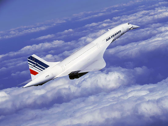 Production of aircraft fuel from industrial emissions