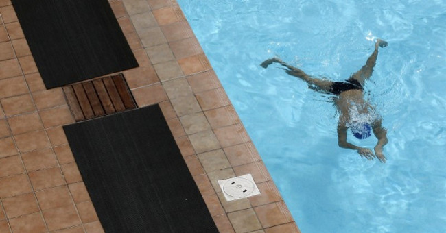 Public pool contains up to 75 liters of urine