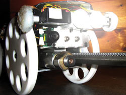 Pyramid explorer robot