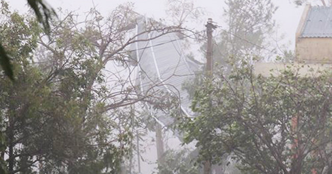 Quang Binh has a big power outage, and Ha Tinh has lost its telecommunication waves