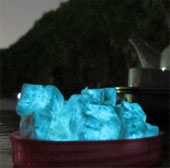 Quang Ninh: Unusual silk rolls glow at night