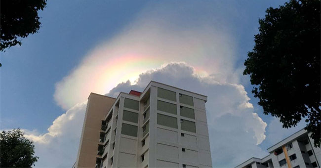 Rainbow fire sucks Singaporean eyes