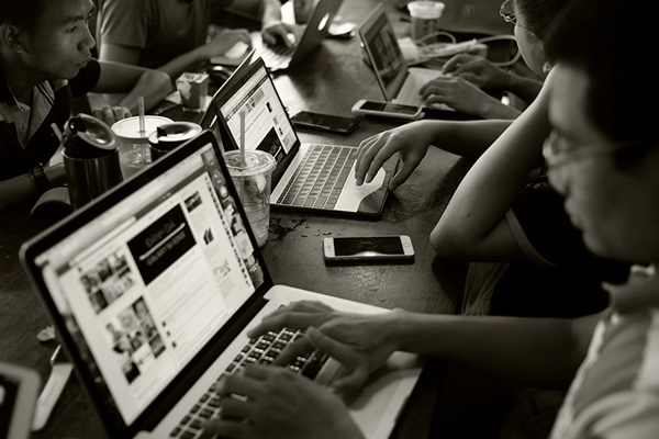 Read newspapers directly from Facebook's News Feed