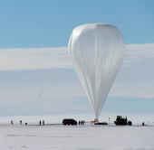 Record of hot air balloon over Antarctica