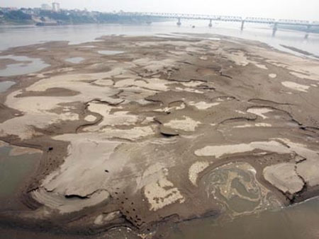 Red River is about to run out ... pink