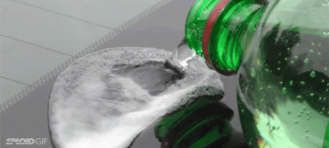 Remove stains with ... carbonated soft drinks