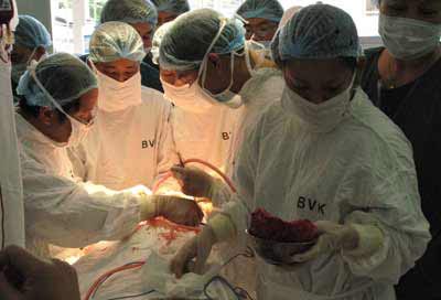 Removing the tumor weighs 7 kg