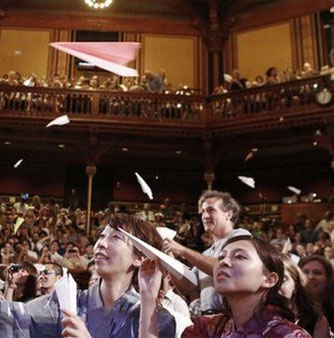 Research on intense kisses won the Ig Nobel Prize in 2015