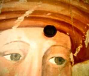 Restores painting with nano sponge