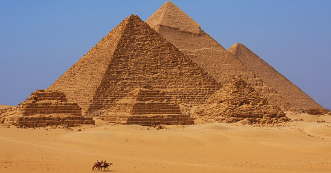 Reveal shock of aliens building pyramids
