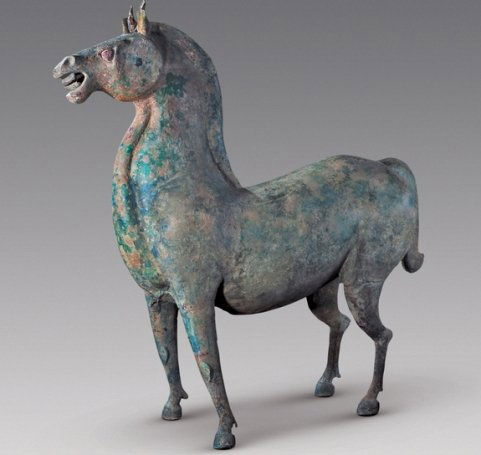 Reveal treasures in the tomb of the Three Kingdoms period
