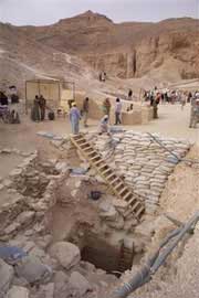 Revealed intact tomb in Egypt