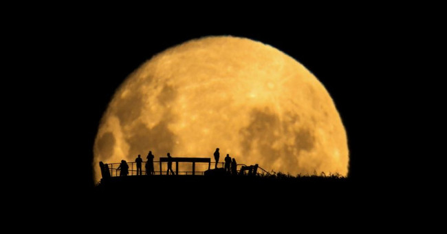 Revealing the mystery of the dark spots on the moon