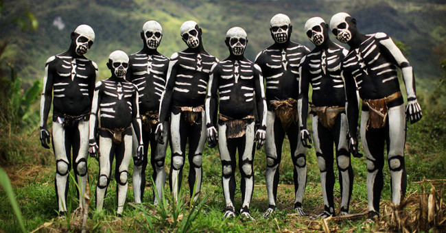Ritual of drawing bones on the body of the Chimbu tribe, Papua New Guinea