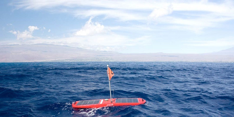 Robot boat across the Pacific Ocean