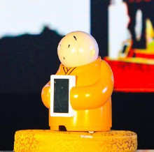 Robot monk introduces Buddhism