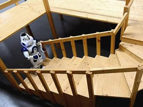 Robot-shaped climbing stairs