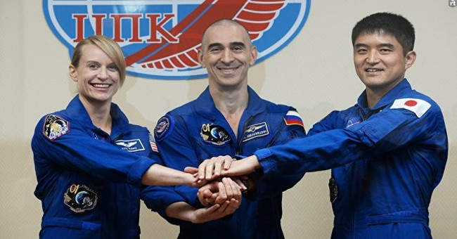 Russia launched a spacecraft carrying three astronauts to ISS
