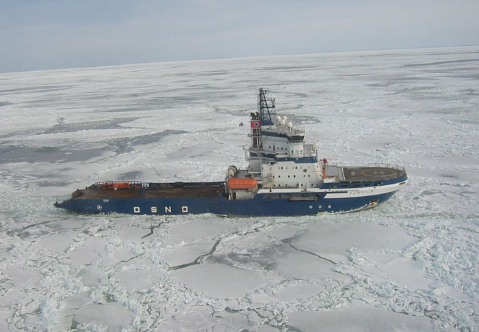 Russian ships break ice to fuel Alaska