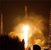 Russian Soyuz missile launcher carries Glonass-M satellite