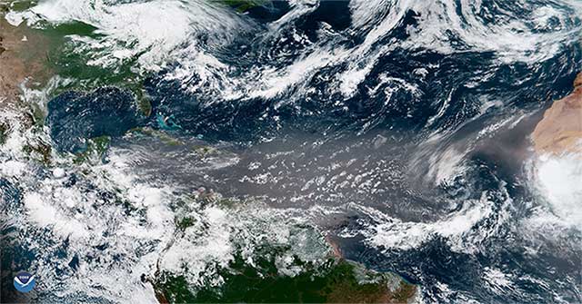 Sahara dust clouds 'calm down' the Atlantic storms