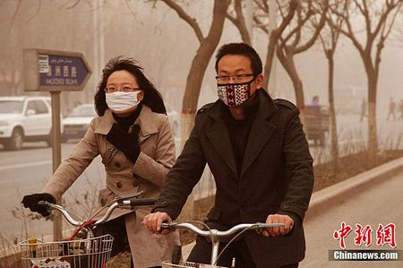 Sandstorm attacks northwest China