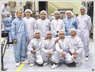 Satellite builders